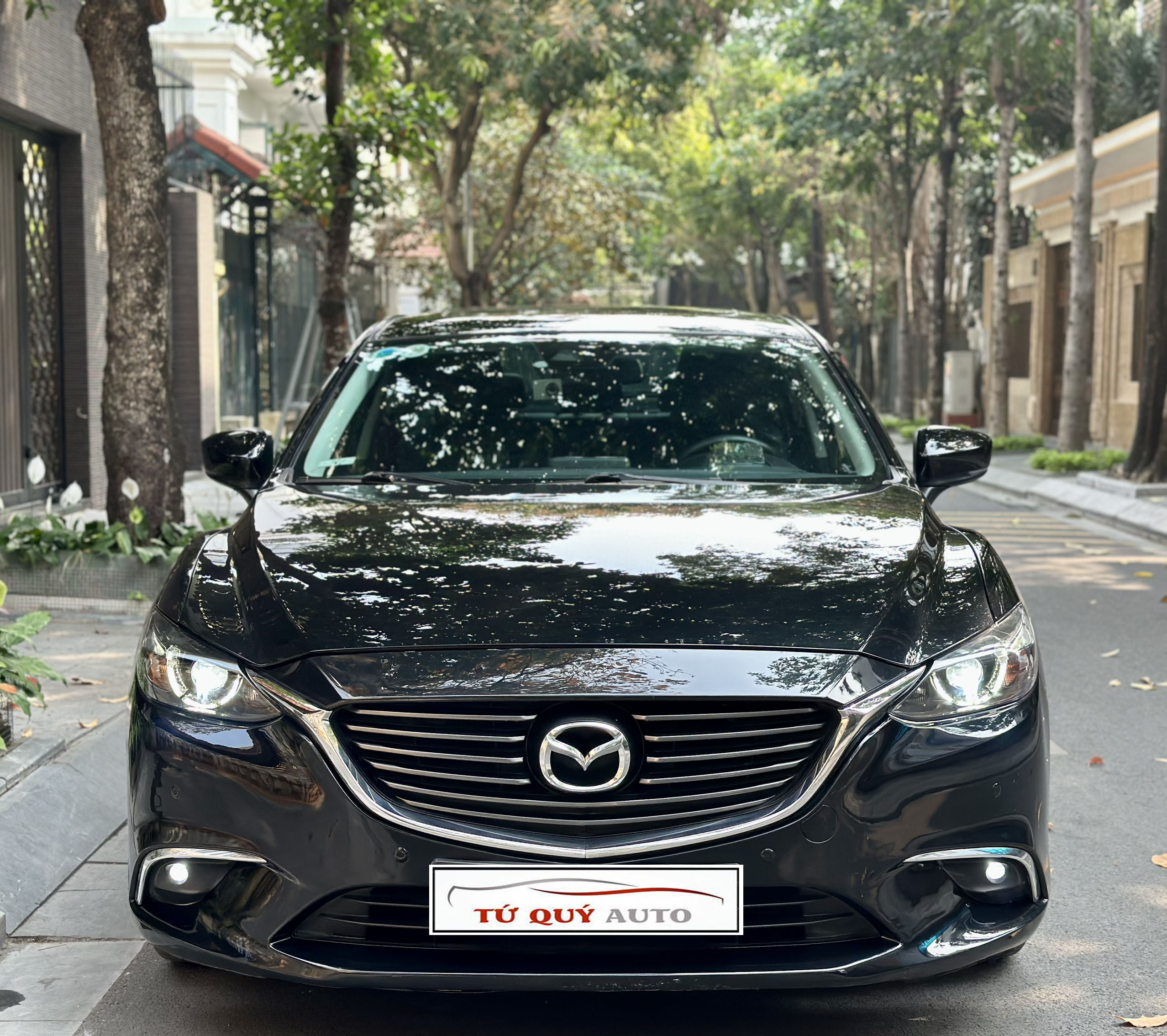 Xe Mazda 6 Premium 2.0AT 2018 - Đen