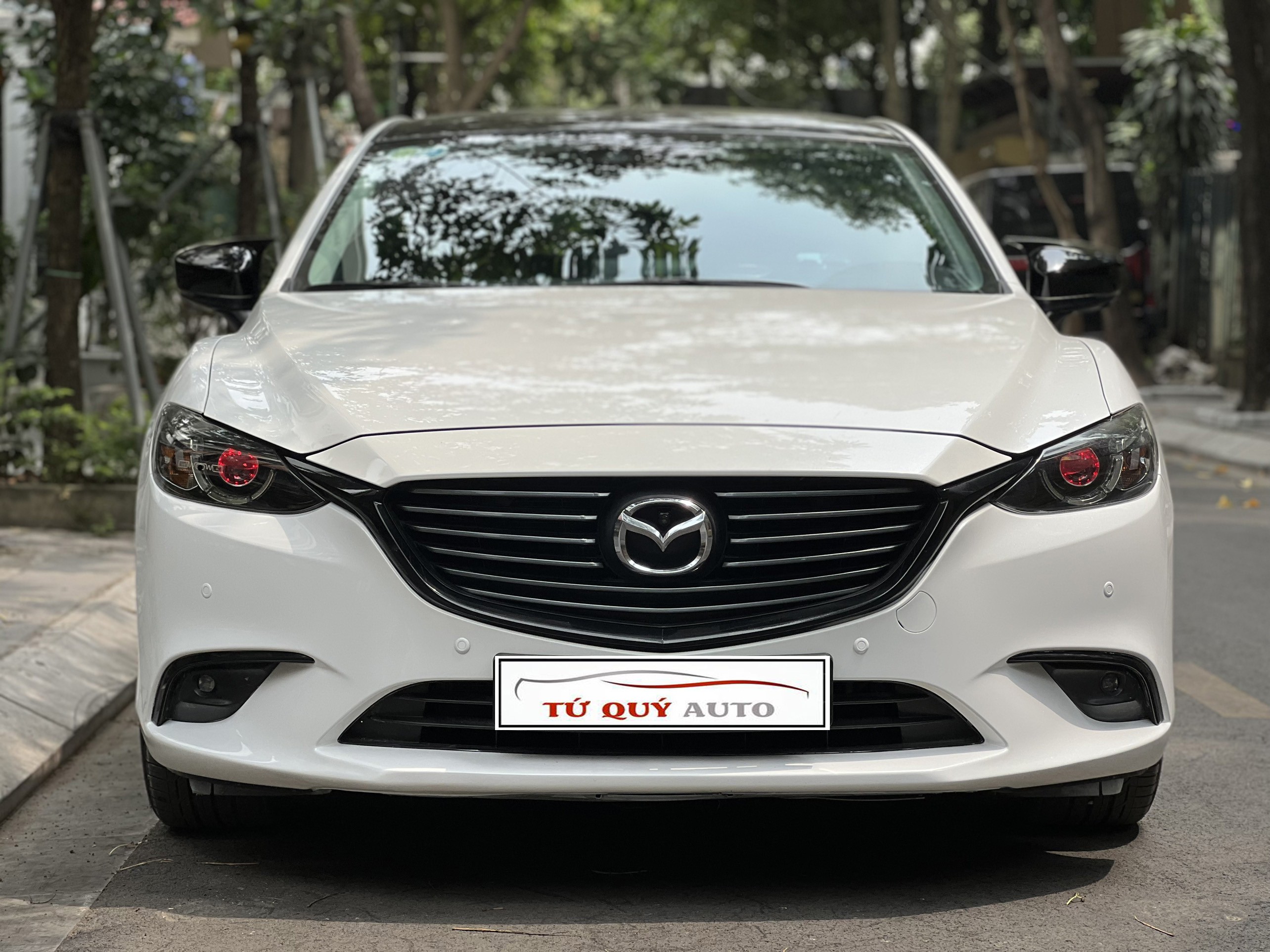 Xe Mazda 6 Premium 2.0AT 2019 - Trắng