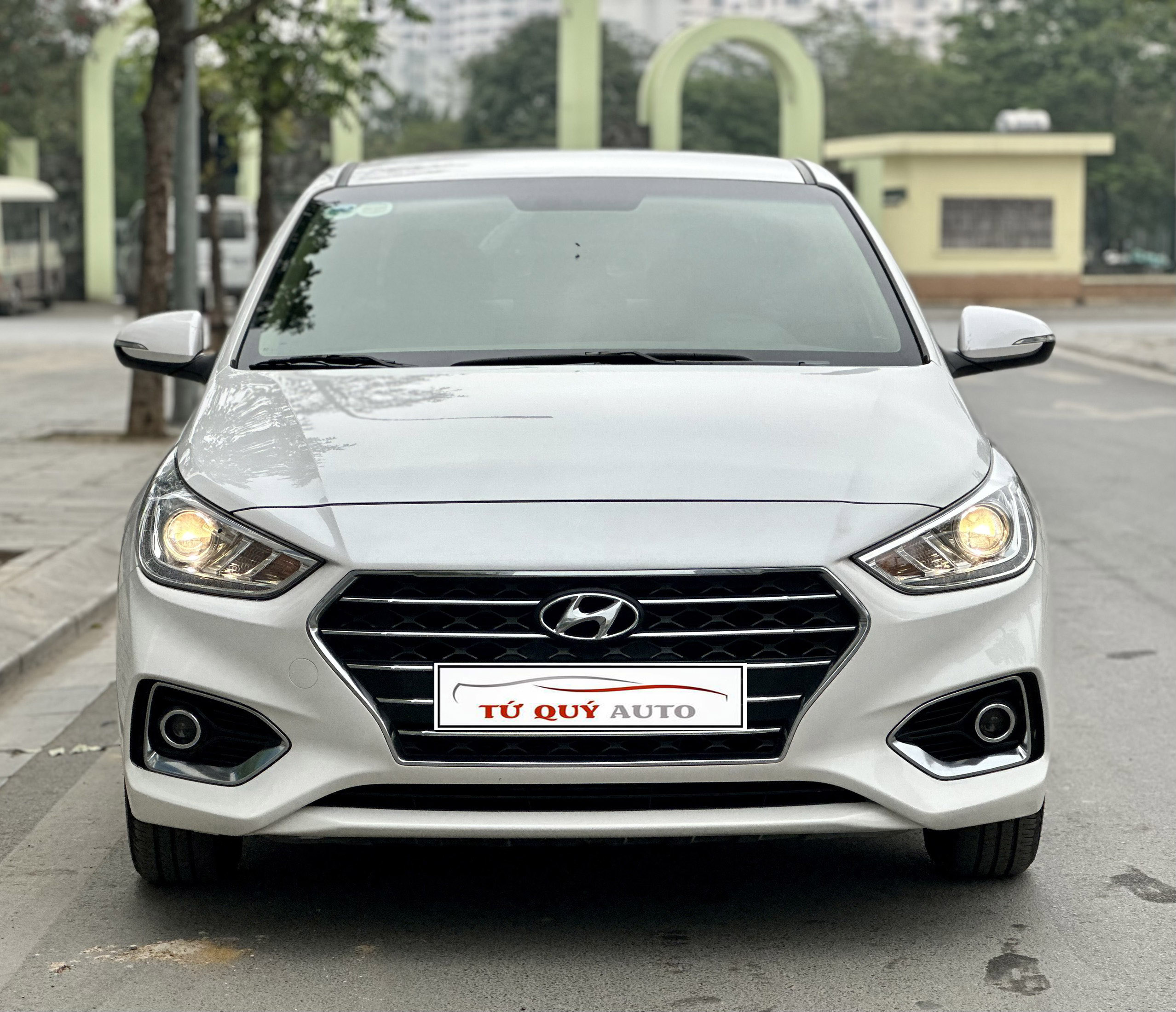 Xe Hyundai Accent 1.4AT 2018 - Trắng