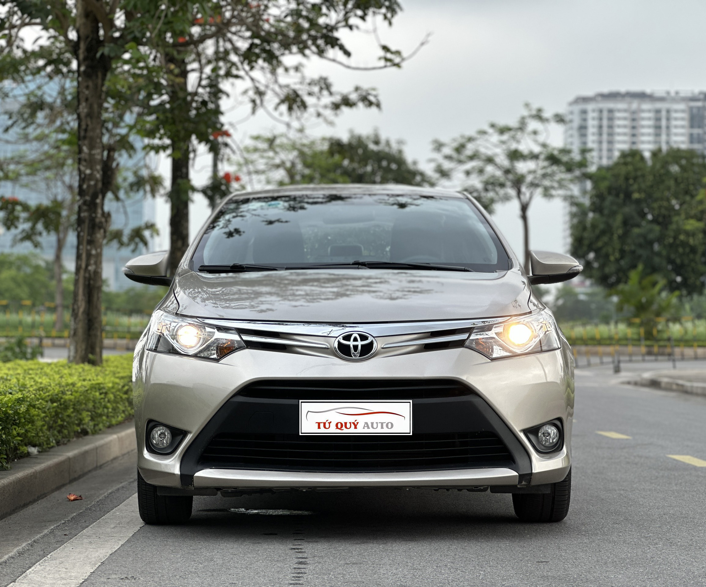 Xe Toyota Vios 1.5G 2015 - Vàng Cát