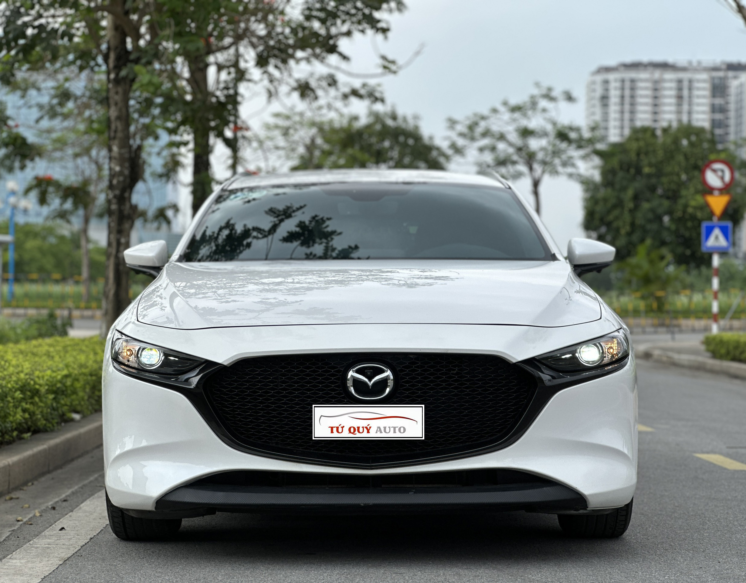 Xe Mazda 3 Sport Luxury 1.5AT 2019 - Trắng