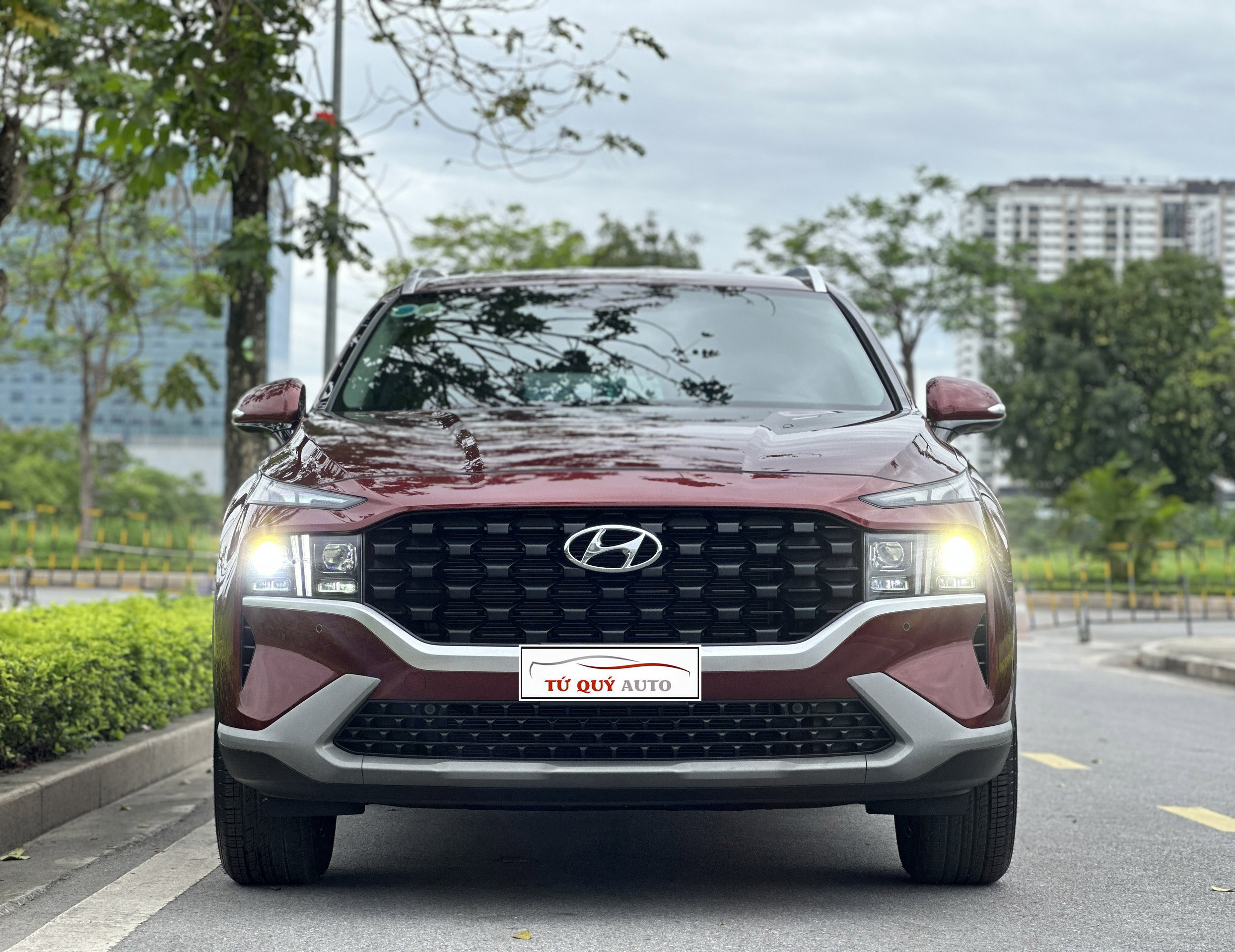 Xe Hyundai SantaFe 2.5AT 2023 - Đỏ Mận