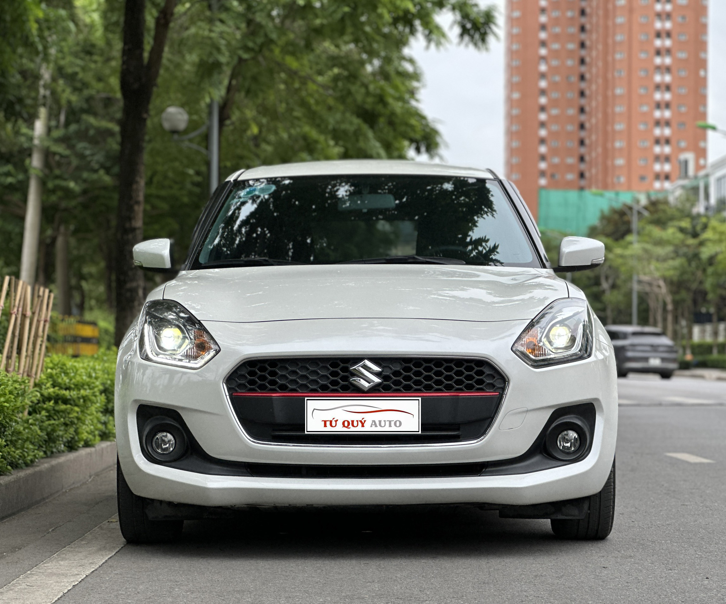 Xe Suzuki Swift GLX 1.2AT 2019 - Trắng