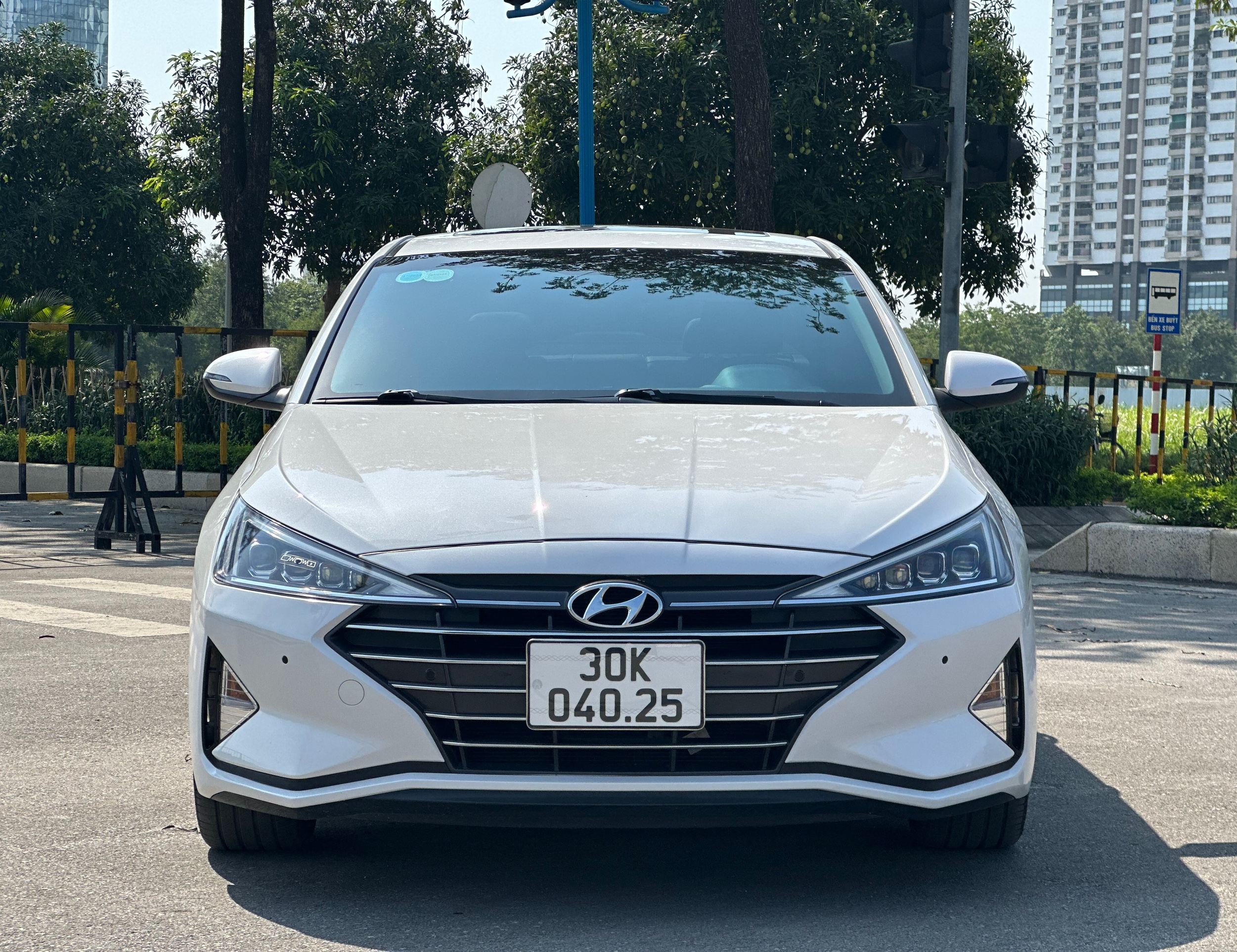 Xe Hyundai Elantra 2.0AT 2019 - Trắng