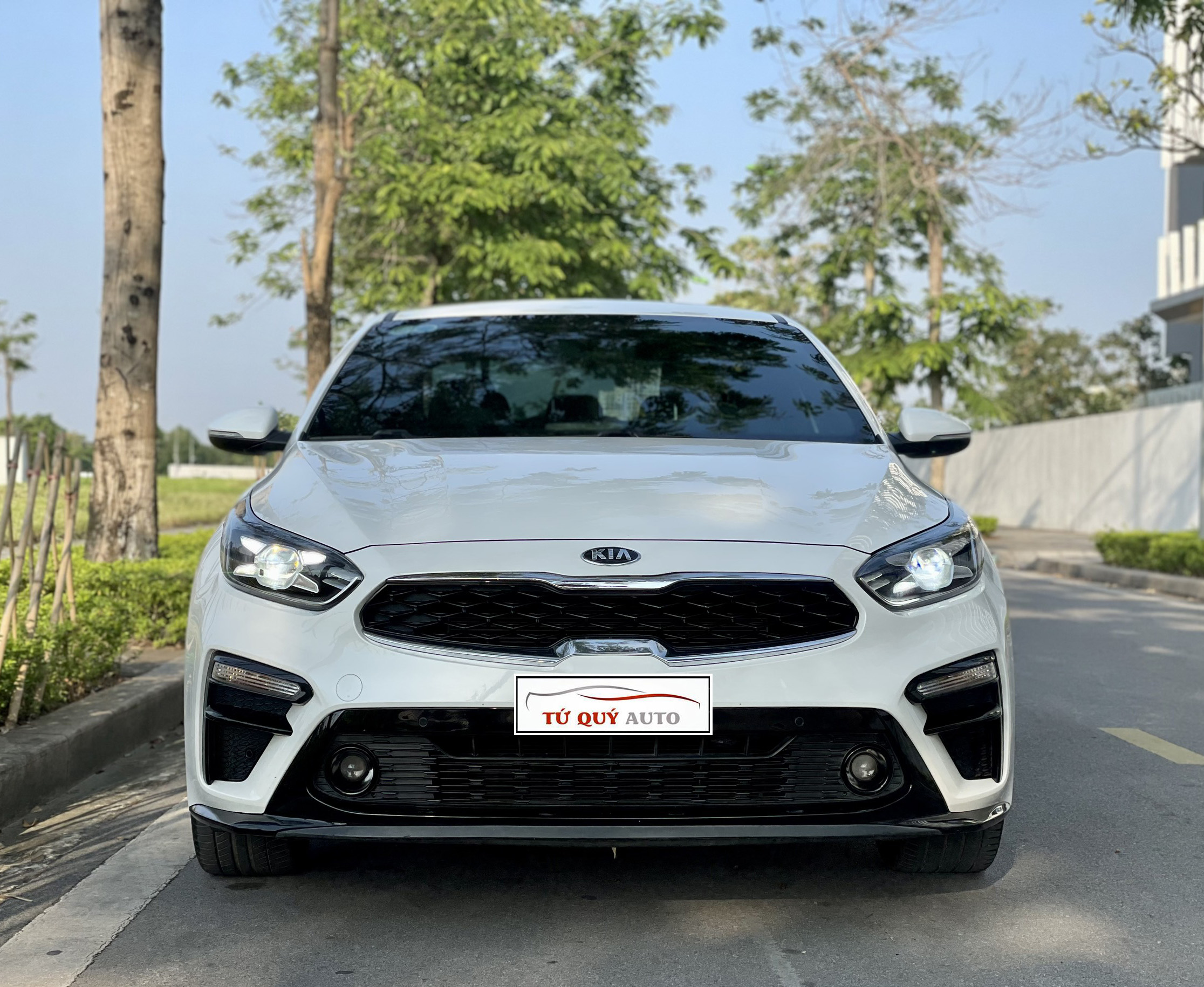 Xe Kia Cerato Premium 2.0AT 2021 - Trắng