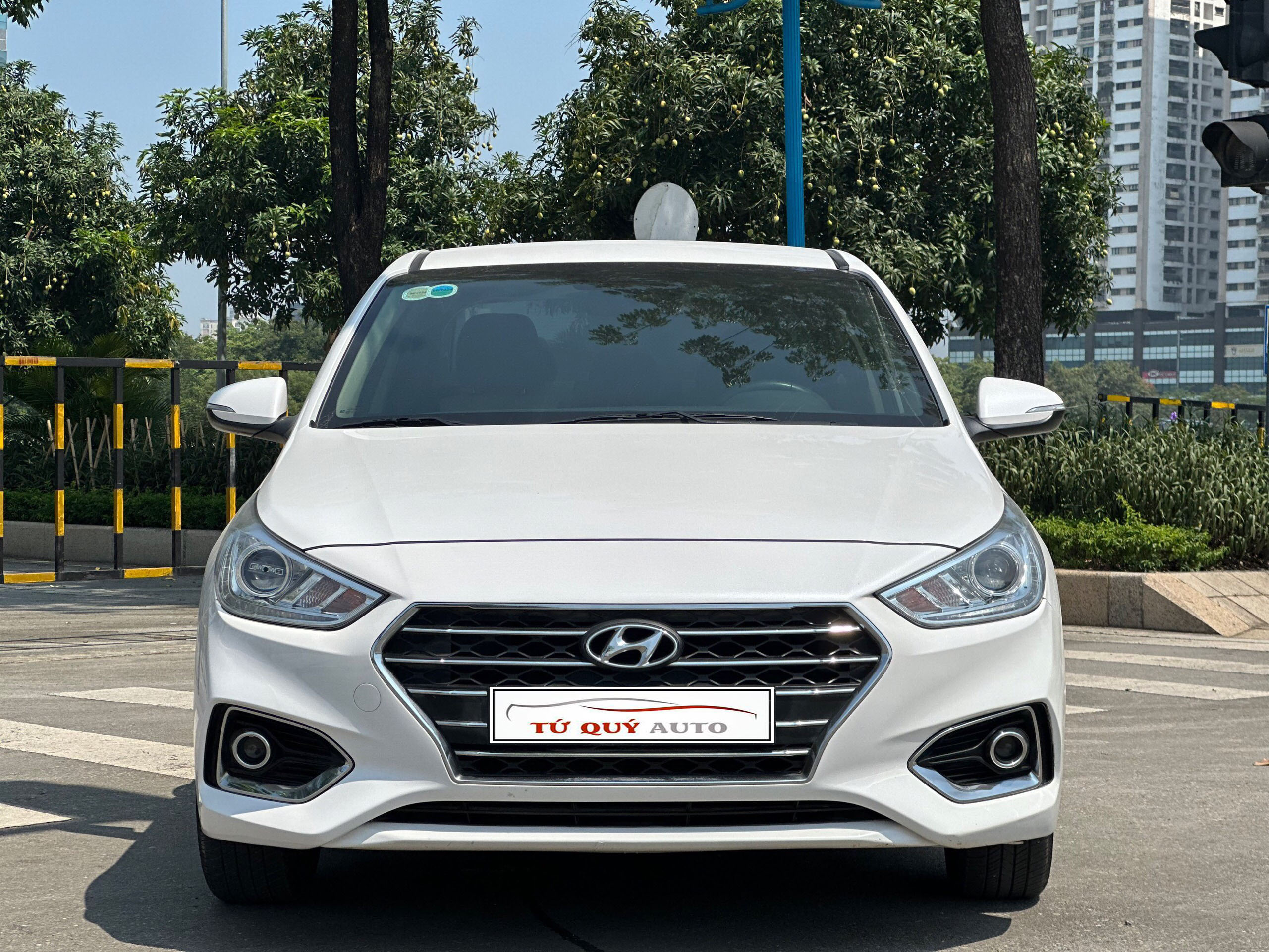 Xe Hyundai Accent 1.4AT 2019 - Trắng