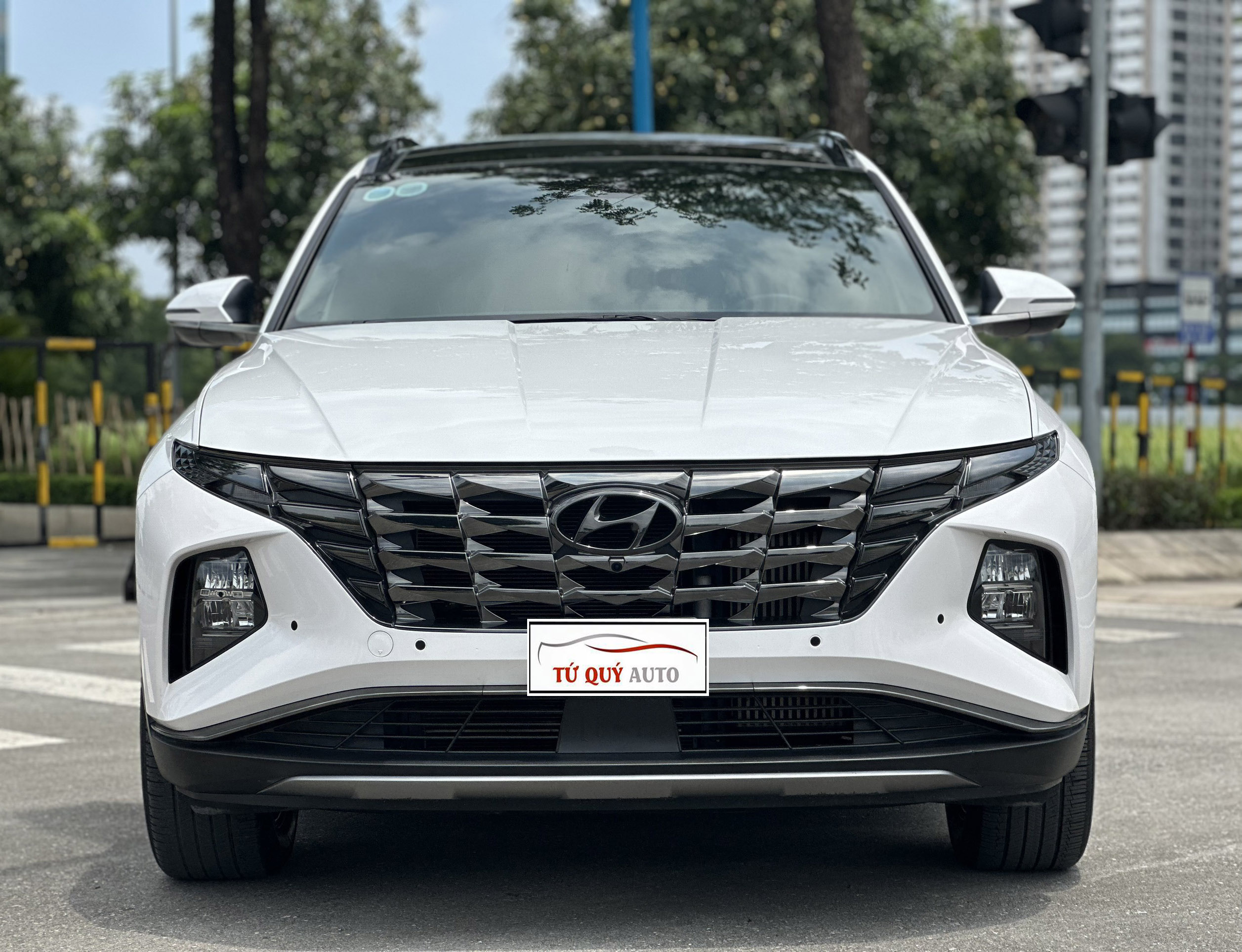 Xe Hyundai Tucson Turbo 1.6AT 2022 - Trắng