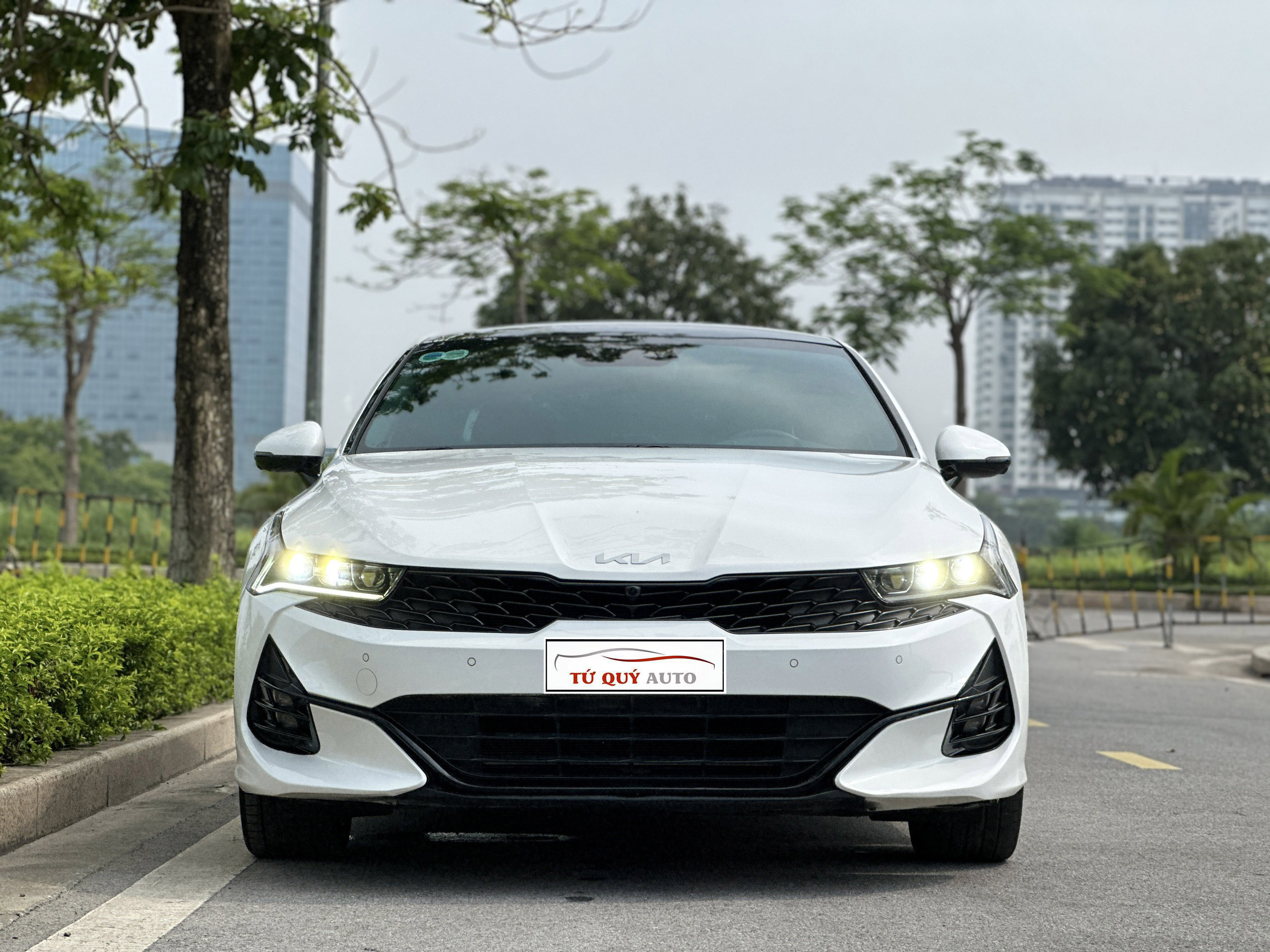 Xe Kia K5 GTLine 2.5AT 2022 - Trắng