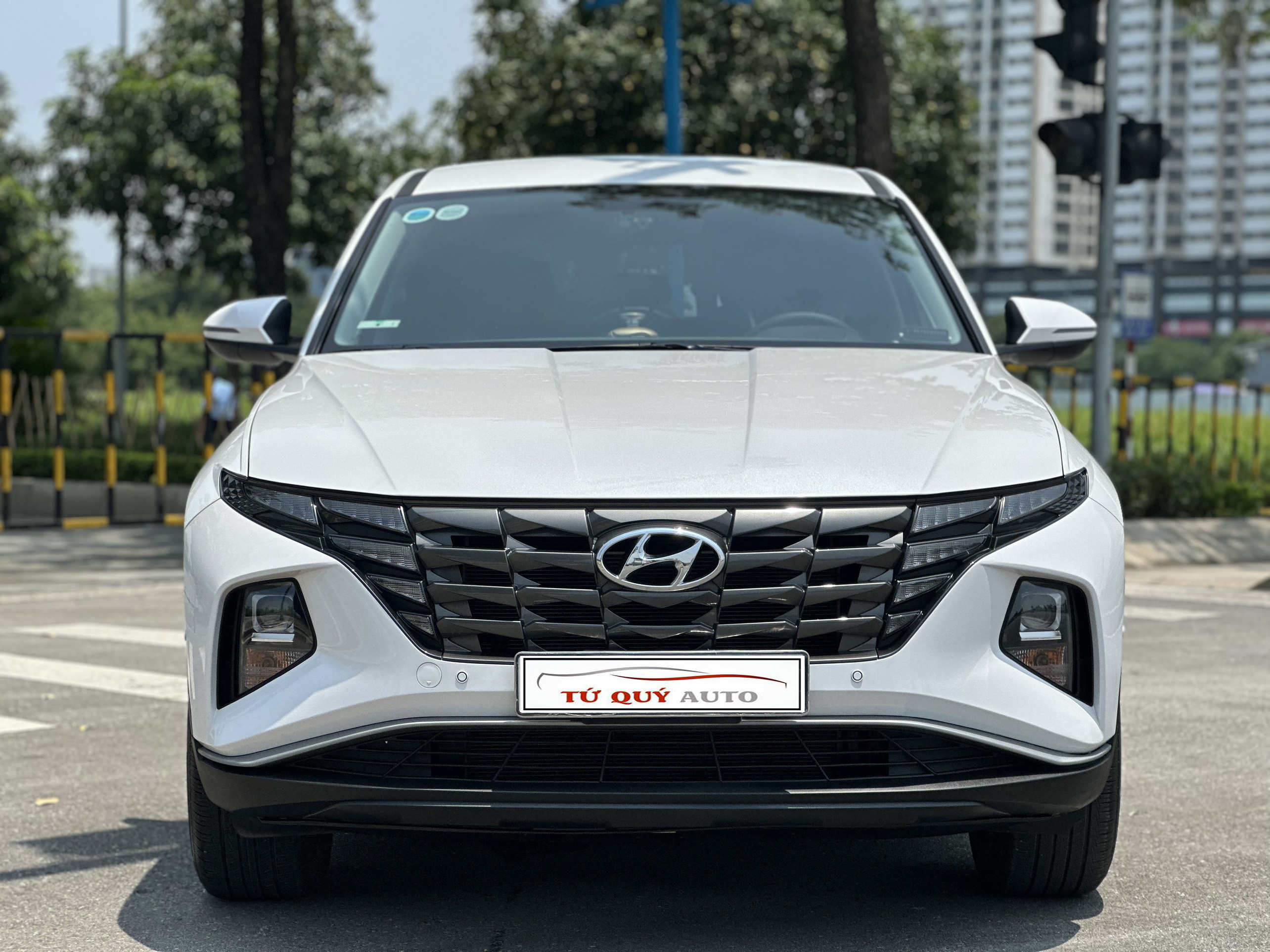 Xe Hyundai Tucson 2.0AT 2021 - Trắng