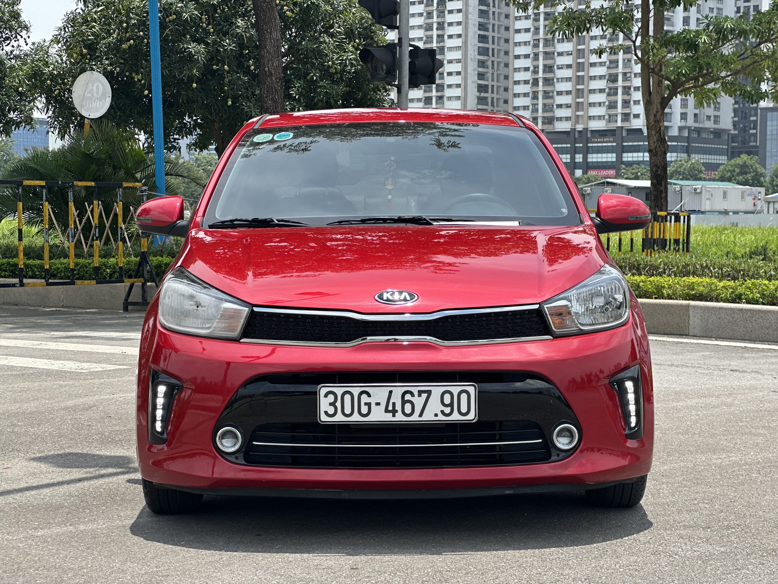 Xe Kia Soluto Deluxe 1.4AT 2019 - Đỏ