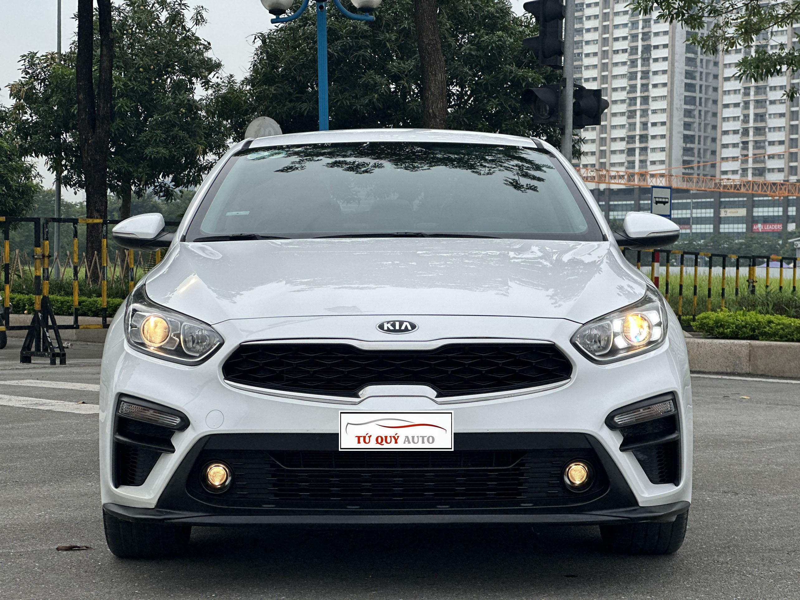 Xe Kia Cerato Deluxe 1.6AT 2019 - Trắng