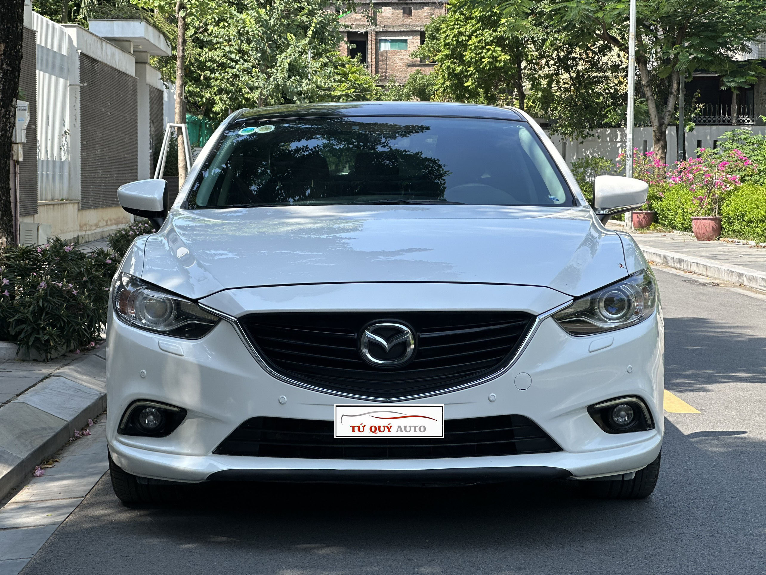 Xe Mazda 6 2.5AT 2014 - Trắng