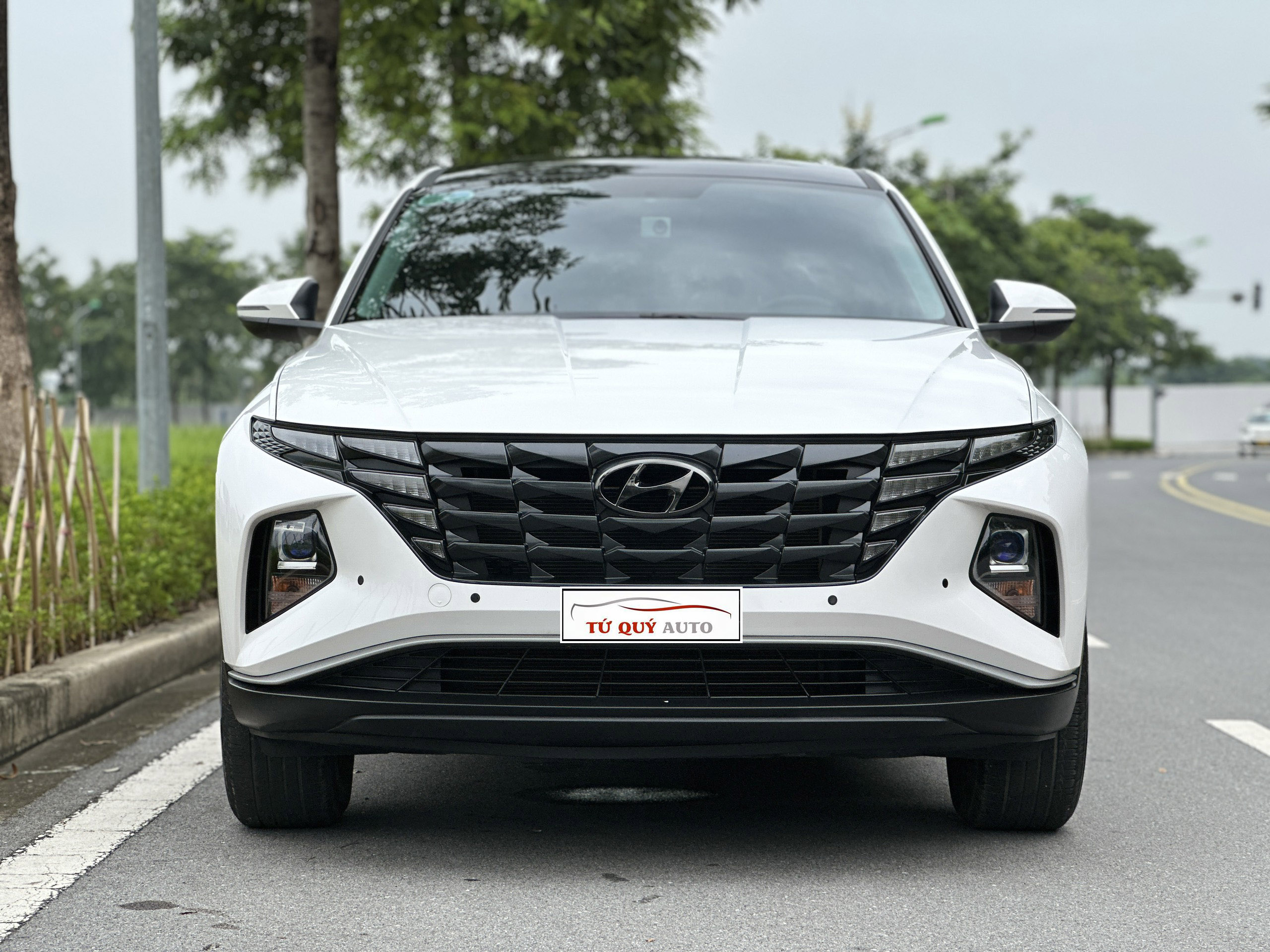 Xe Hyundai Tucson 2.0AT 2021 - Trắng