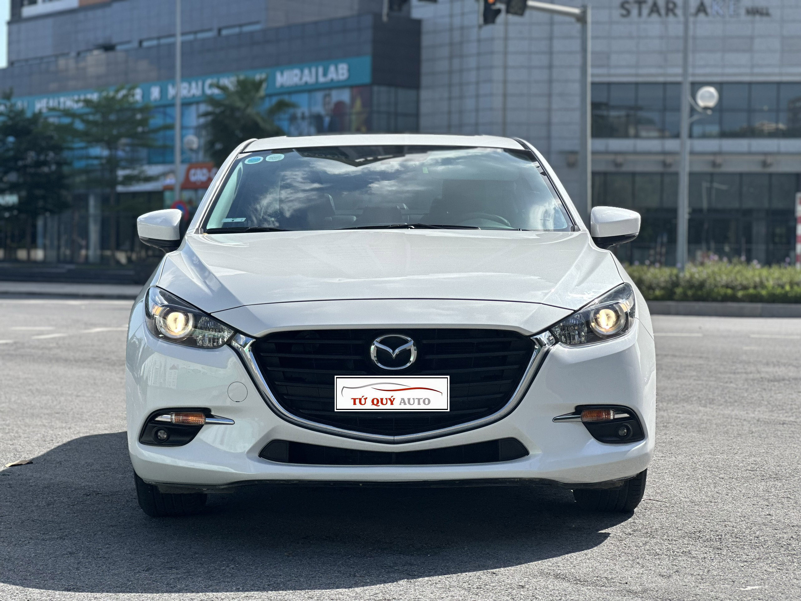 Xe Mazda 3 Sedan 1.5AT 2019 - Trắng