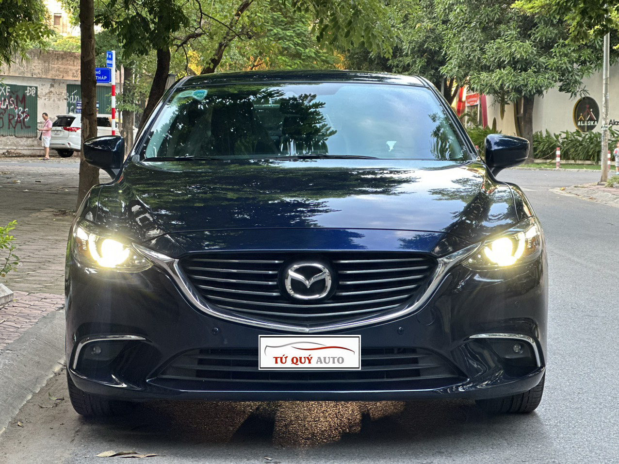 Xe Mazda 6 Premium 2.0AT 2019 - Xanh Đen