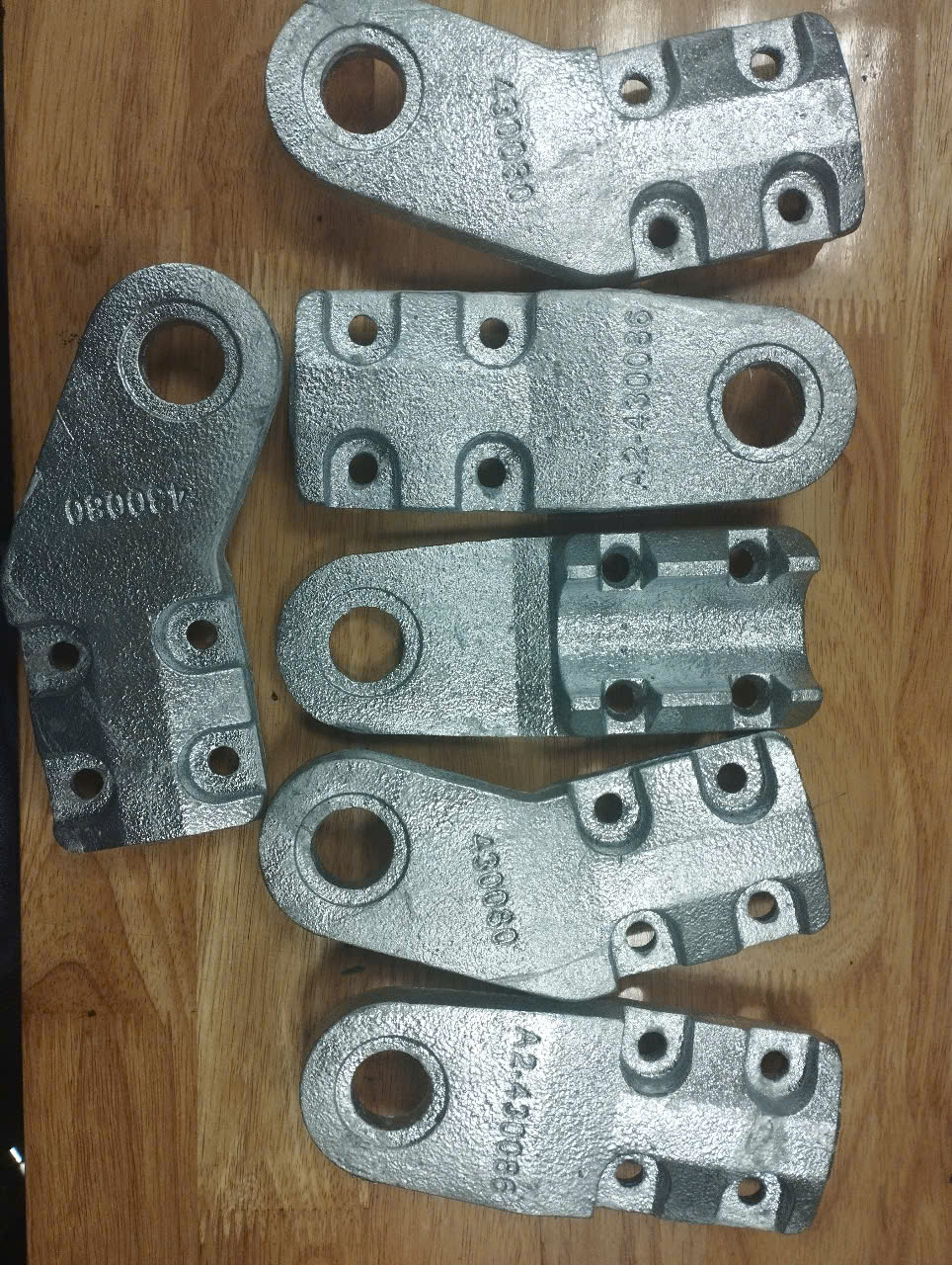 Gia công mạ nhúng nóng - Hàng Gang