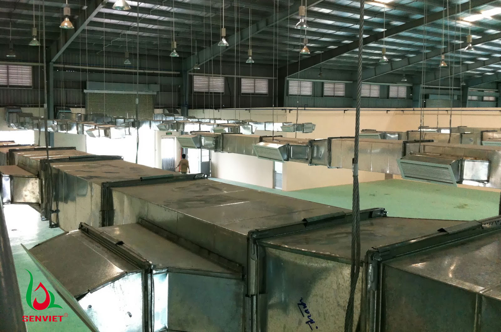 Đừng để nhà xưởng chịu mùa hè nóng nực, máy móc hoạt động kém công suất