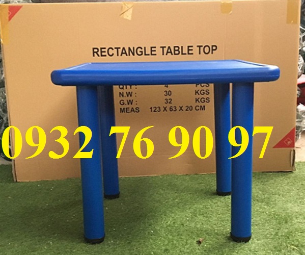 bàn nhựa vuông 2
