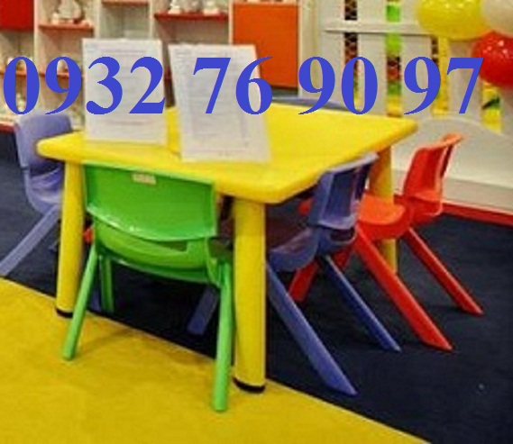 bàn nhựa vuông 3