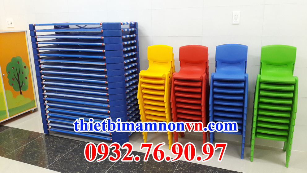 Ghế trẻ em nhựa nhập khẩu
