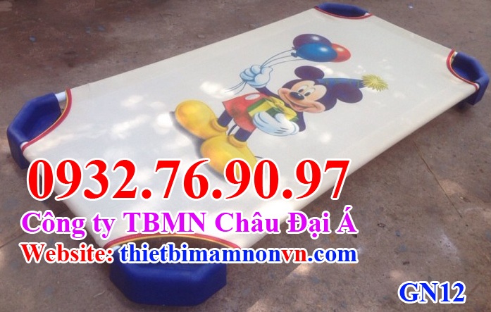 Giường ngủ trẻ em mầm non in hình chuột mickey size lớn GN12