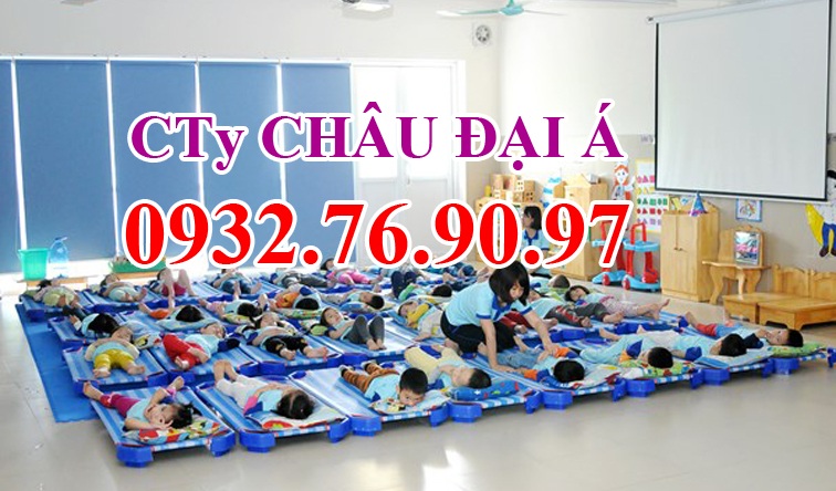 bé mầm non ngủ trưa