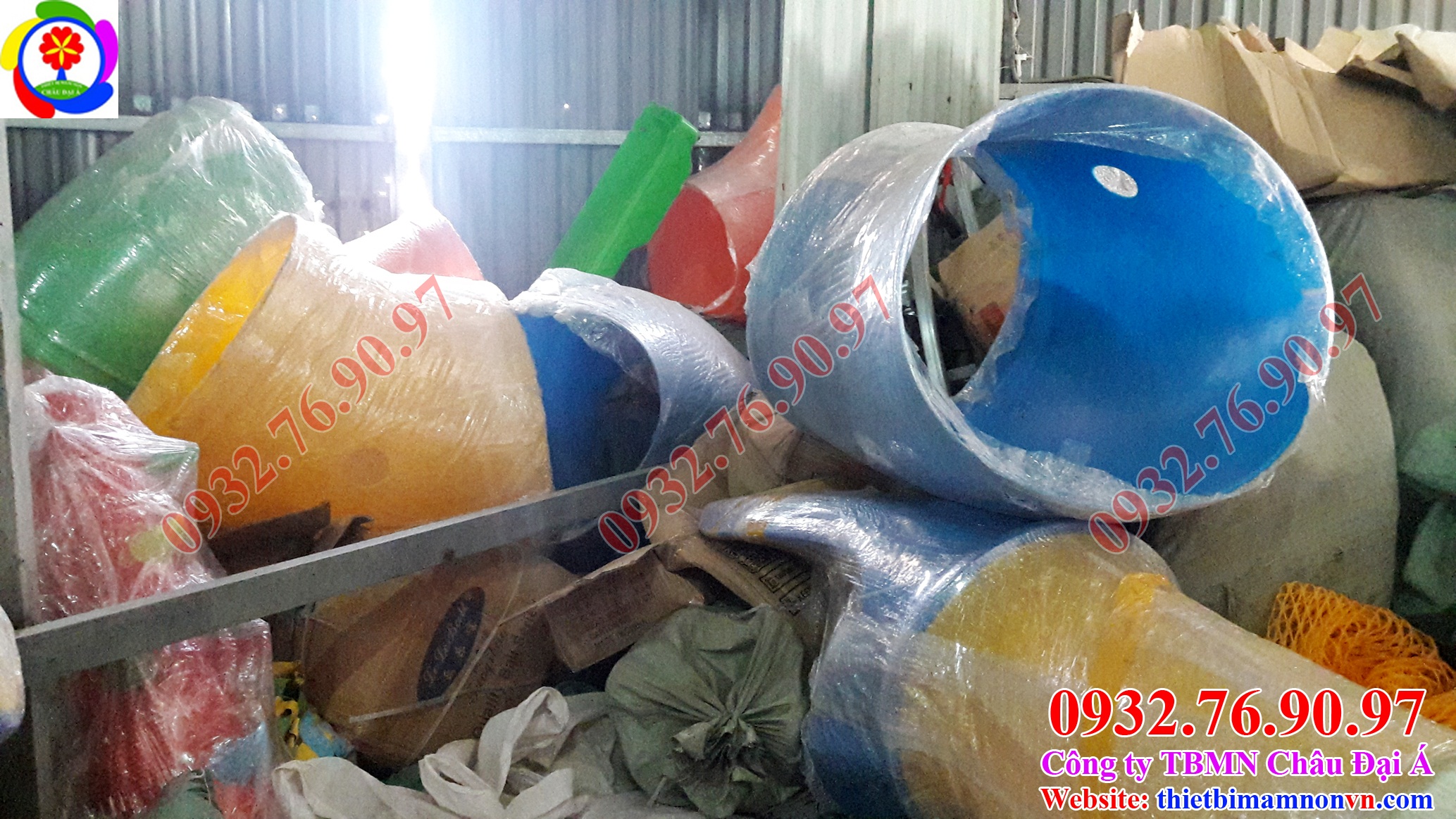 Kho hàng cầu trượt mầm non 1