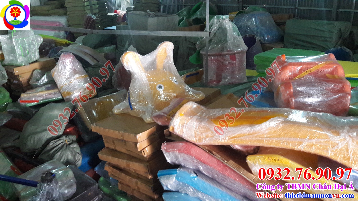 Kho hàng cầu trượt mầm non 13