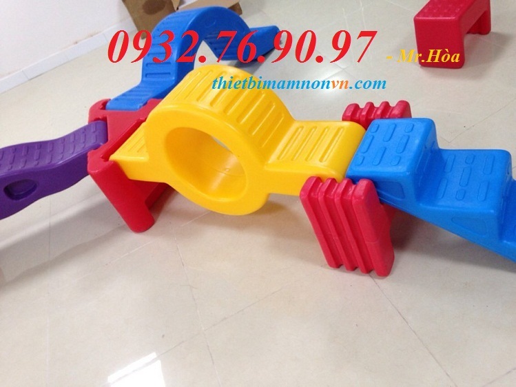 Bộ vận động 17 chi tiết bằng nhựa cho trẻ em mầm non 3