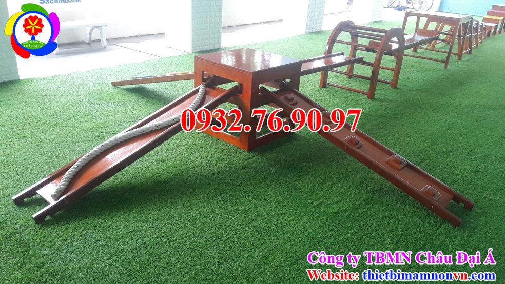 Đồ chơi vận động cho trẻ bằng gỗ 7