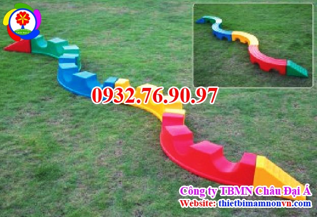 Vận động cho bé hình răn cưa