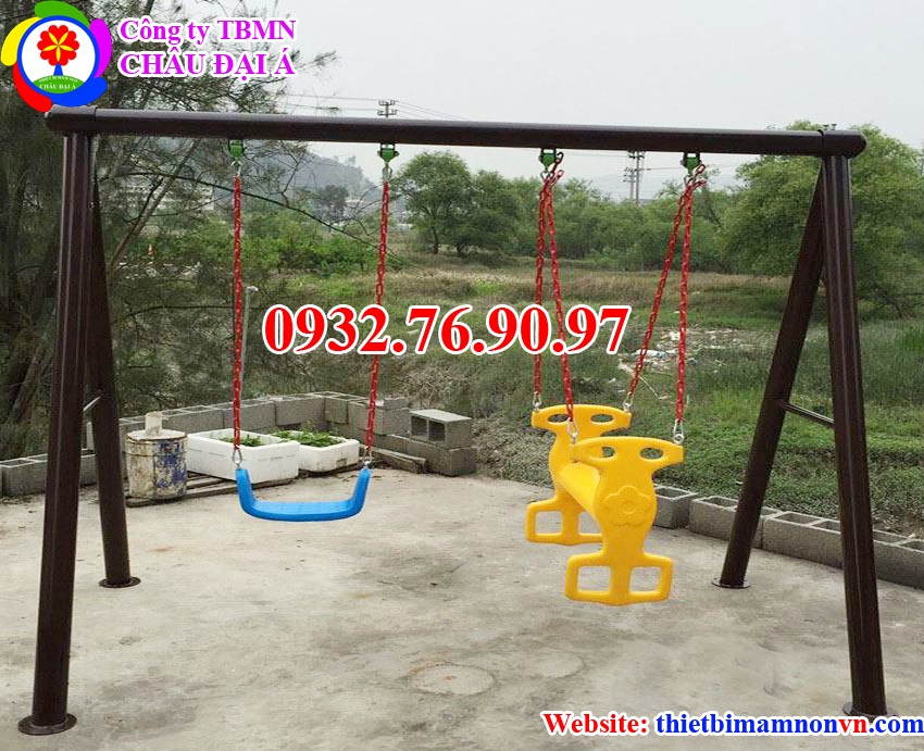 Xích đu trẻ em