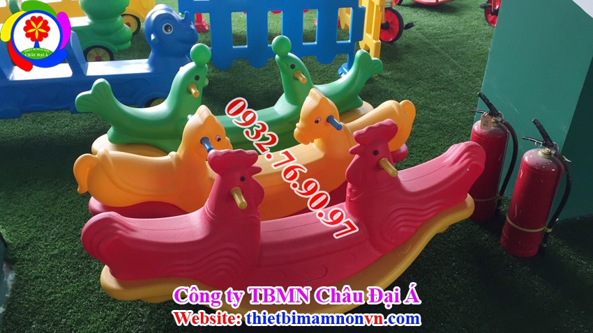 Các mẫu bập bênh đôi bằng nhựa