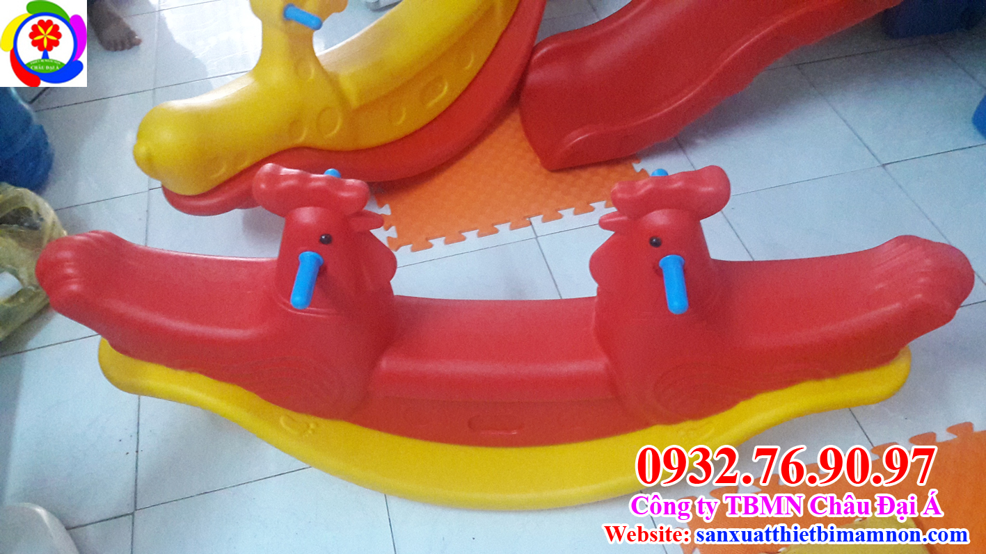 Bập bênh con gà 2 chỗ ngồi