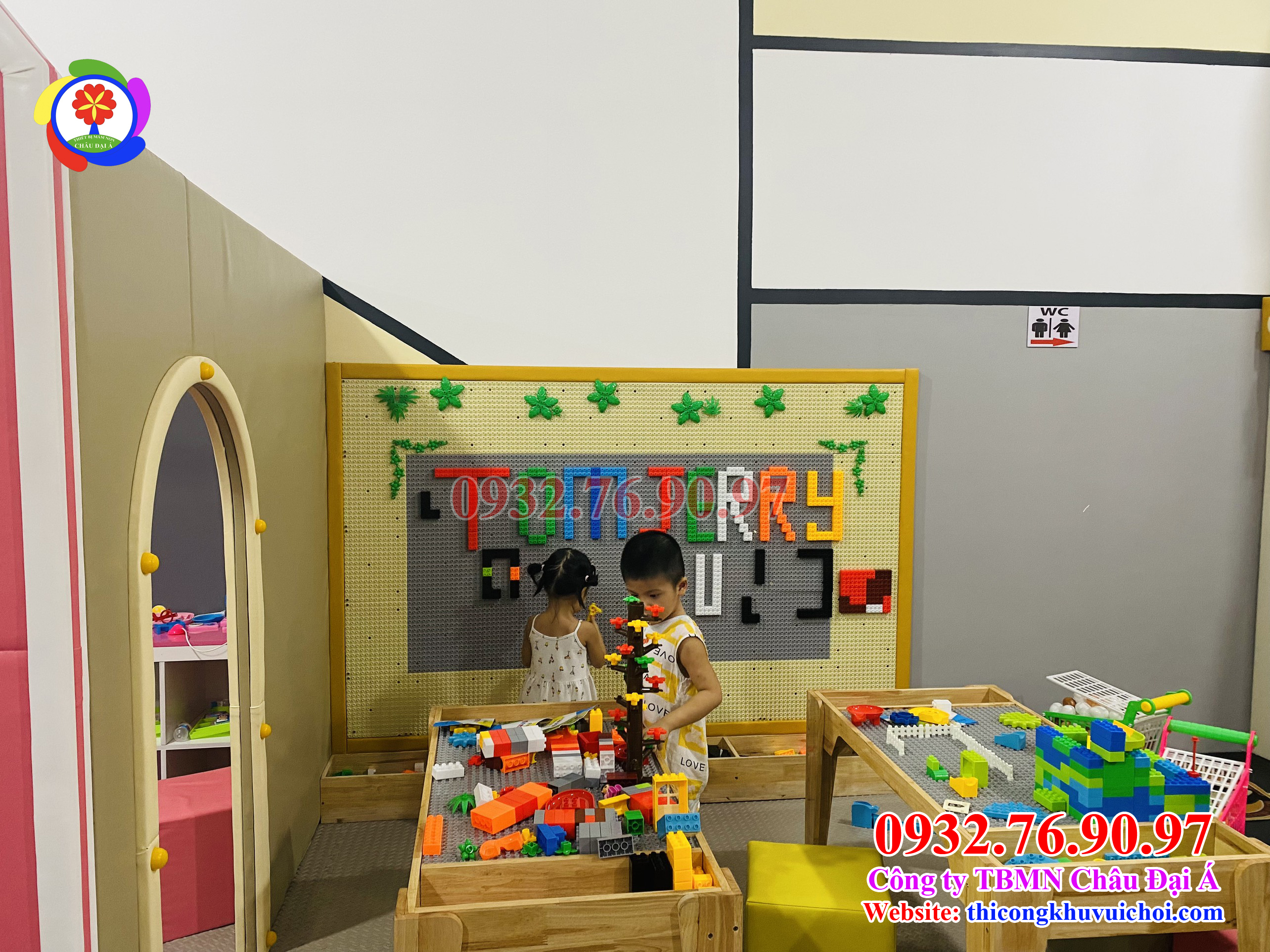 Ban-lego-xep-hinh-danh-cho-be