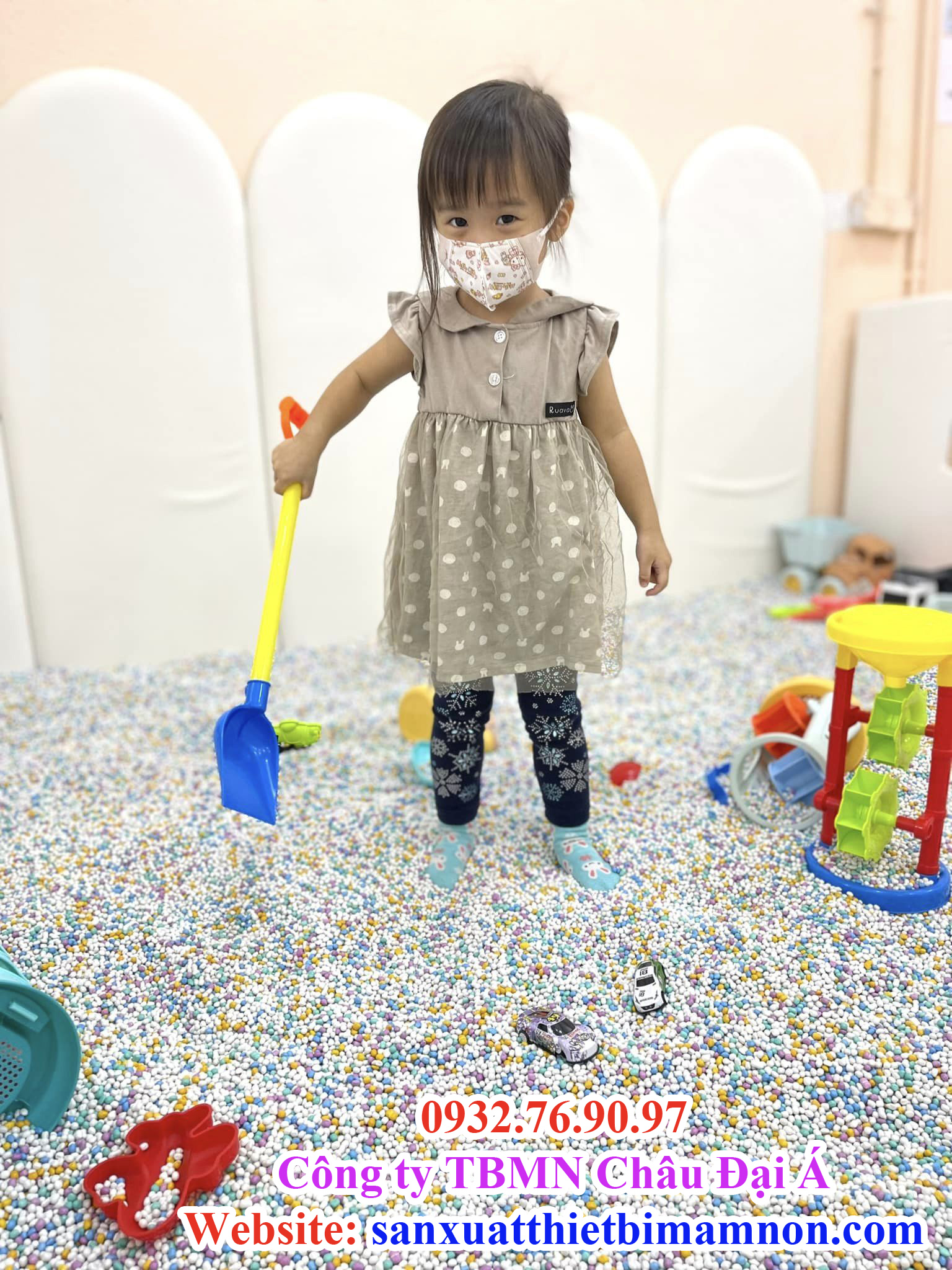 Hạt sứ, khu hồ hạt