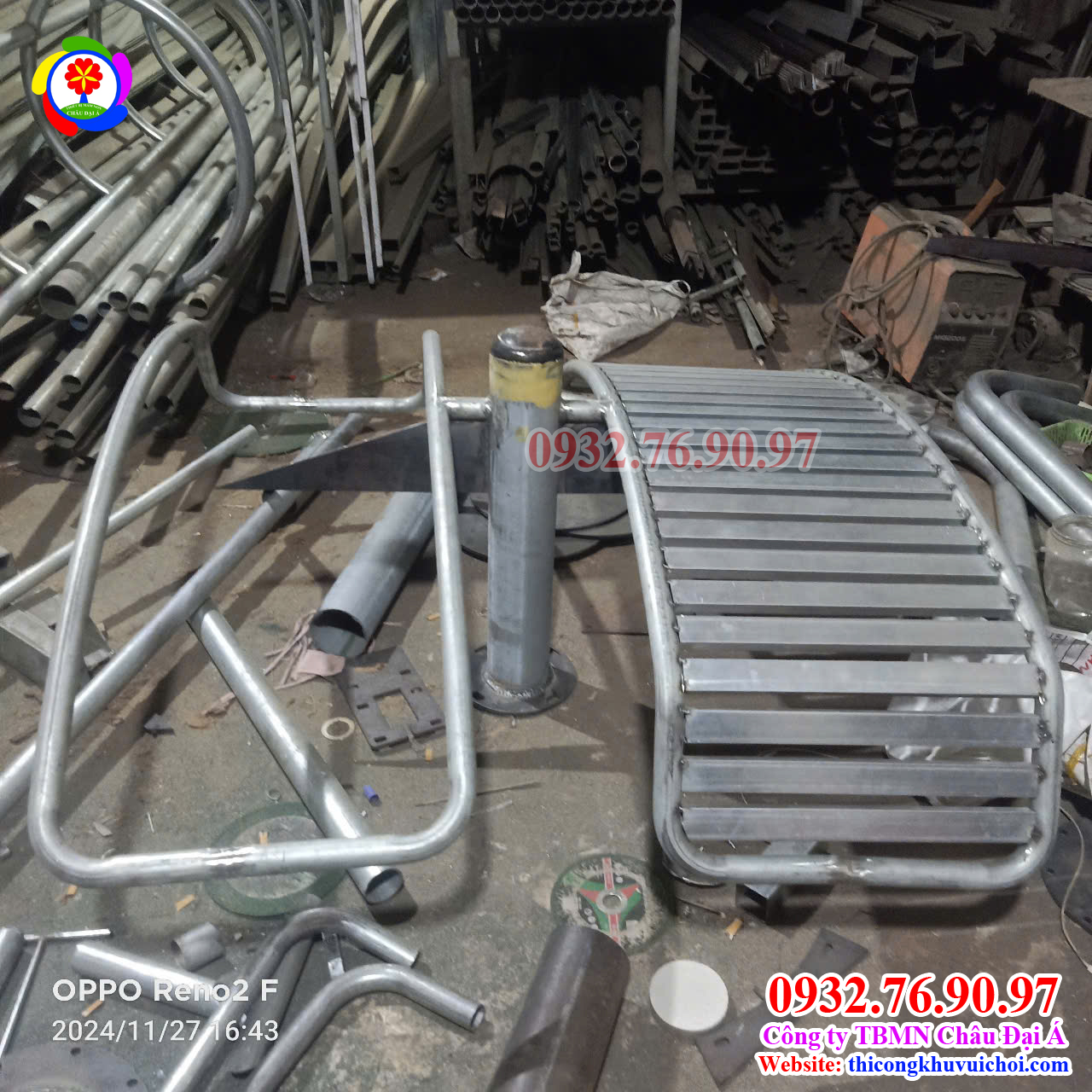 Xưởng thi công khu vui chơi (304)