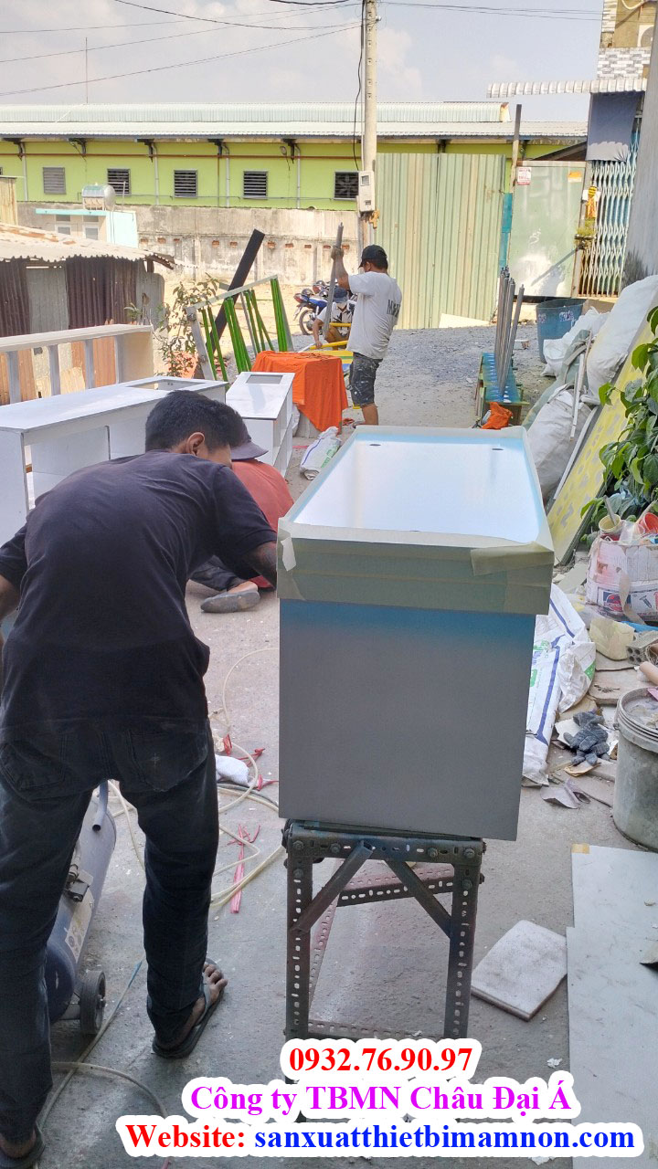 Xưởng thi công khu vui chơi (56)