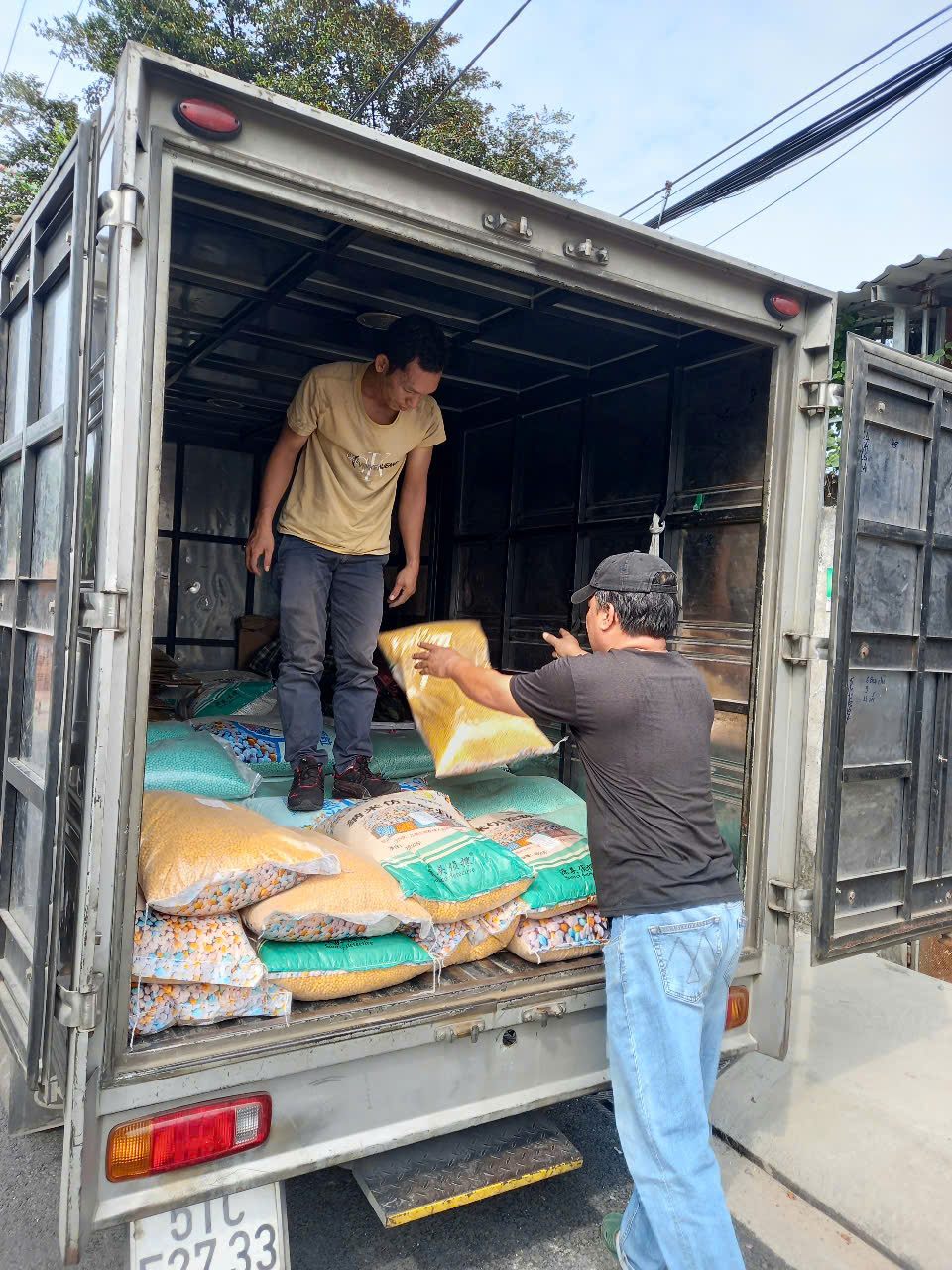 HẠT SỨ DÙNG TRONG KHU VUI VHOWI