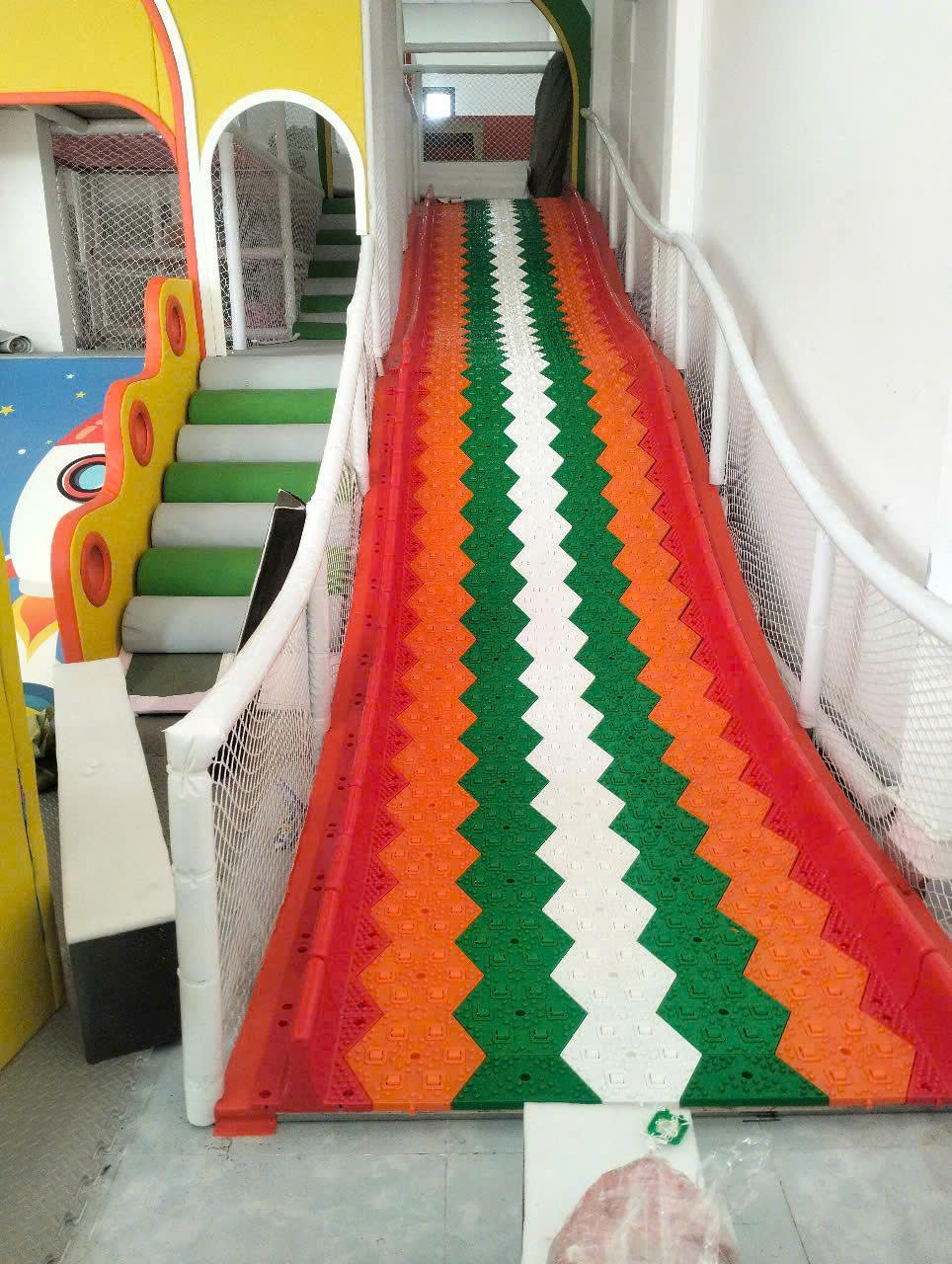 Cầu Trượt Cầu Vồng