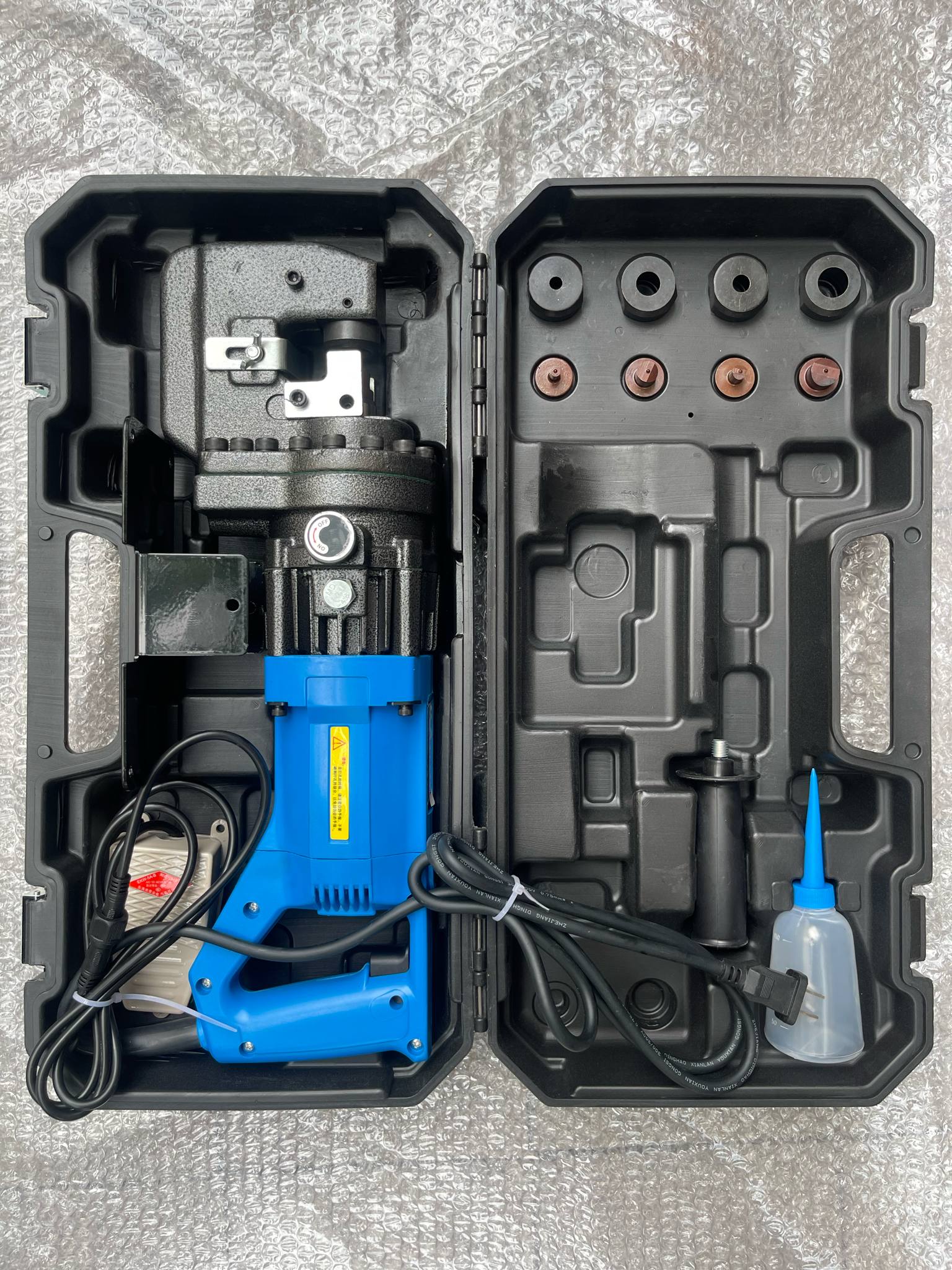 May-dot-lo-thuy-luc-cam-tay-KMA-20 (2)