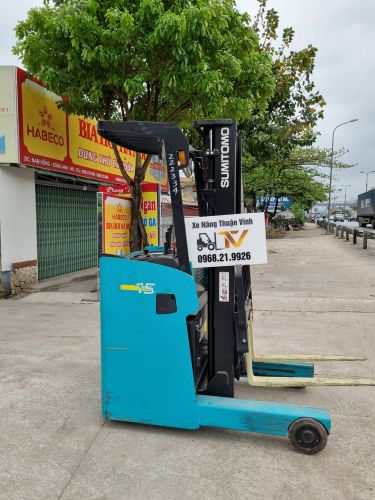 XE NÂNG ĐIỆN ĐỨNG LÁI SUMITOMO 1.5T 2015