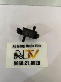 Cao su chân hộp số xe nâng Toyota 8FD/G10~30,8FD/GU15~32'0612-' mã AA28-105A