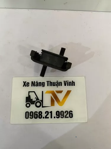 Cao su chân hộp số xe nâng Toyota 8FD/G10~30,8FD/GU15~32'0612-' mã AA28-105A