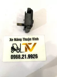 Cao su chân hộp số xe nâng Tcm FD20~30T3/C3 mã AA28-002A