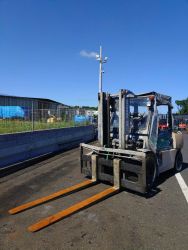 Xe nâng dầu cũ 4.5T, Komatsu FD45T-8 hàng Nhật Bãi chưa qua sử dụng tại Việt Nam,sản xuất năm 2005,mã xe TV.D069