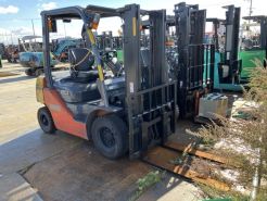 Xe nâng dầu Nhật Bãi 2.0T, Toyota 02-8FD20 hàng đã qua sử dụng (Nhật Bản) sản xuất 2018 mã TV.D107