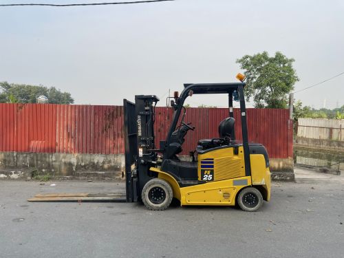 Xe Nâng Điện cũ ngồi lái 2.5T, Komatsu FE25-1 hàng Nhật Bãi chưa qua sử dụng tại Việt Nam,sản xuất năm 2021