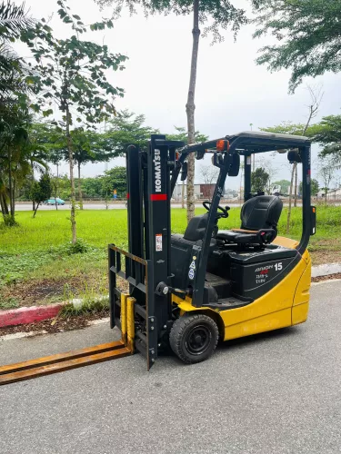 Xe Nâng Điện cũ ngồi lái 1.5T, Komatsu FB15M-12 hàng Nhật Bãi chưa qua sử dụng tại Việt Nam,sản xuất năm 2021