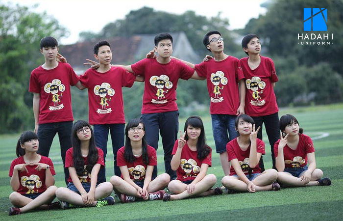 Khách hàng hài lòng với dịch vụ may đồng phục tại Quận 3